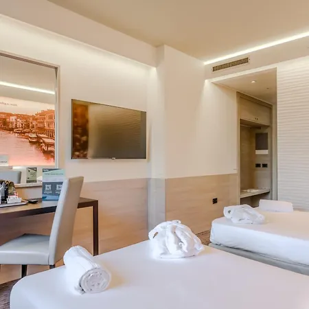 Hotiday Marco Polo 4* Venice