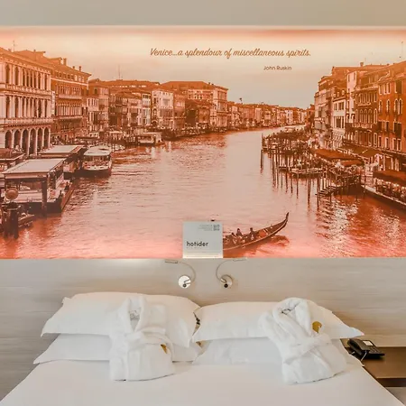 Hotiday Marco Polo Hotel 4*